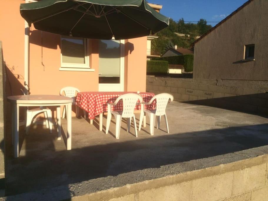 דירות פונז'יבו Le Coin Tranquille Au Pied Du Puy De Dome מראה חיצוני תמונה